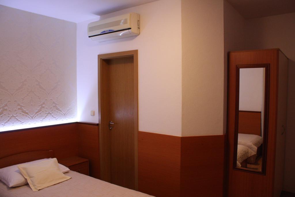 Apartment Iva Zara Esterno foto